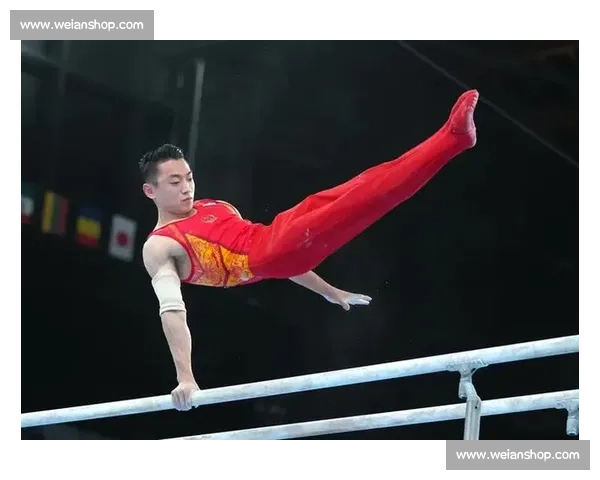 双杠比赛技巧与训练方法解析 助力运动员突破极限提升竞技水平 双杠比赛技巧与训练方法解析 助力运动员突破极限提升竞技水平